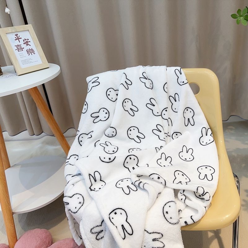 Uroczy kocyk Miffy z flaneli,  – Stationery Office recenzja i cena